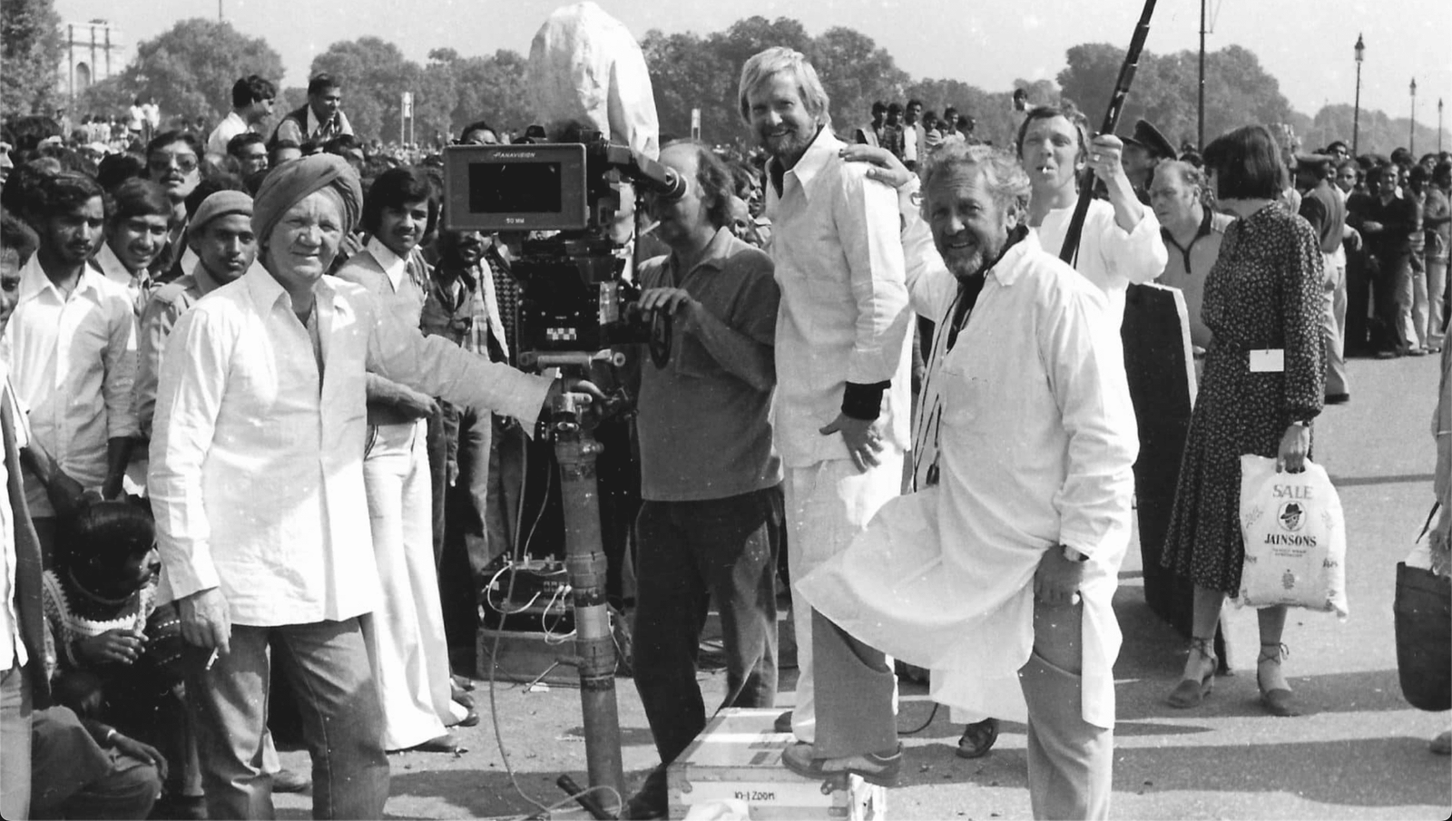 Oscar-Winning Cinematographer Billy Williams Dies at 96 Oscar-winning work on Gandhi (1982) and beloved classics such as On Golden Pond and Women in Love,